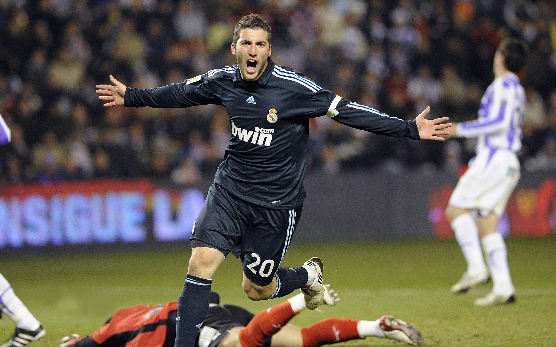 青年队是否应每赛季强制对抗主力阵容模拟实战，青年队算职业球员吗